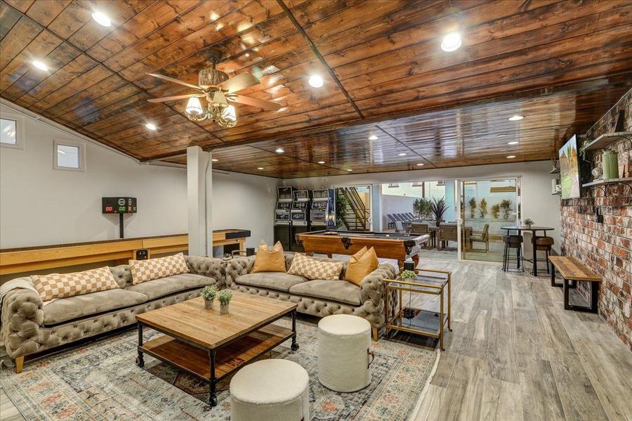 Game Room/ Living
