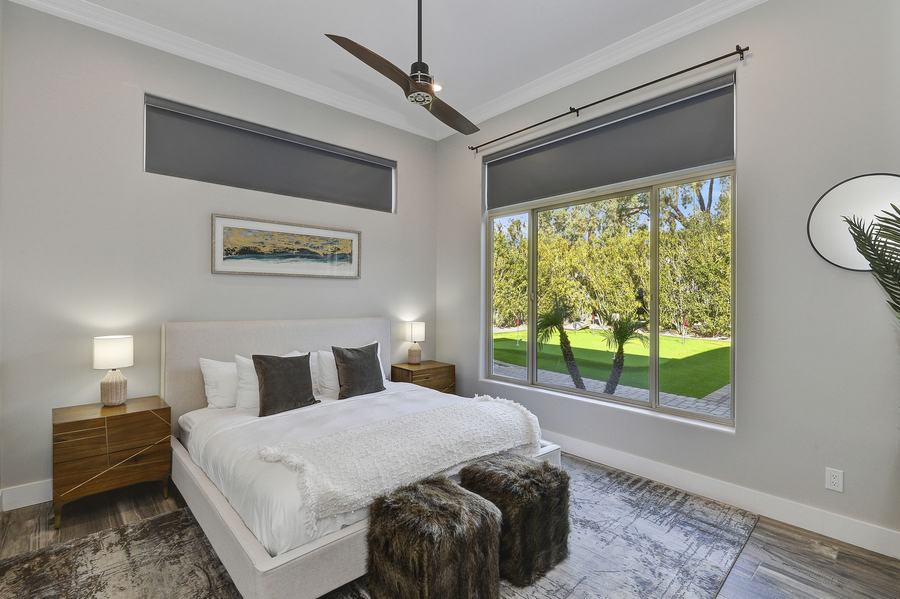 Primary Suite/ Vedroom2 Ensuite