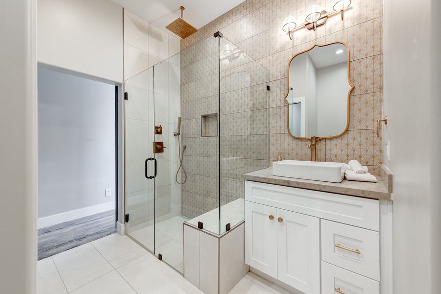 Bedroom 2 Ensuite Bathroom