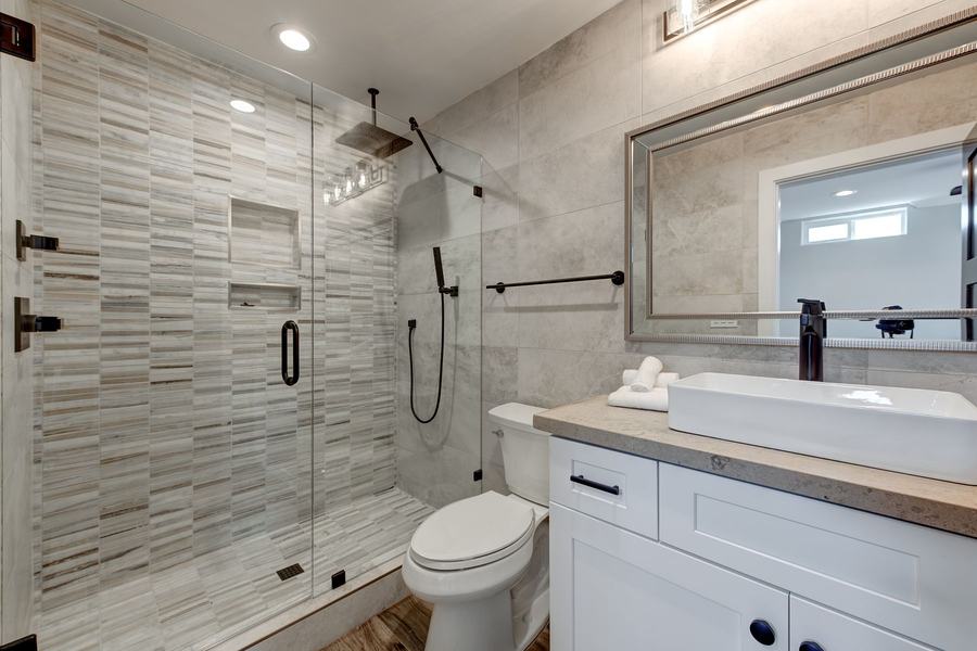 Guest 5 Ensuite Bathroom